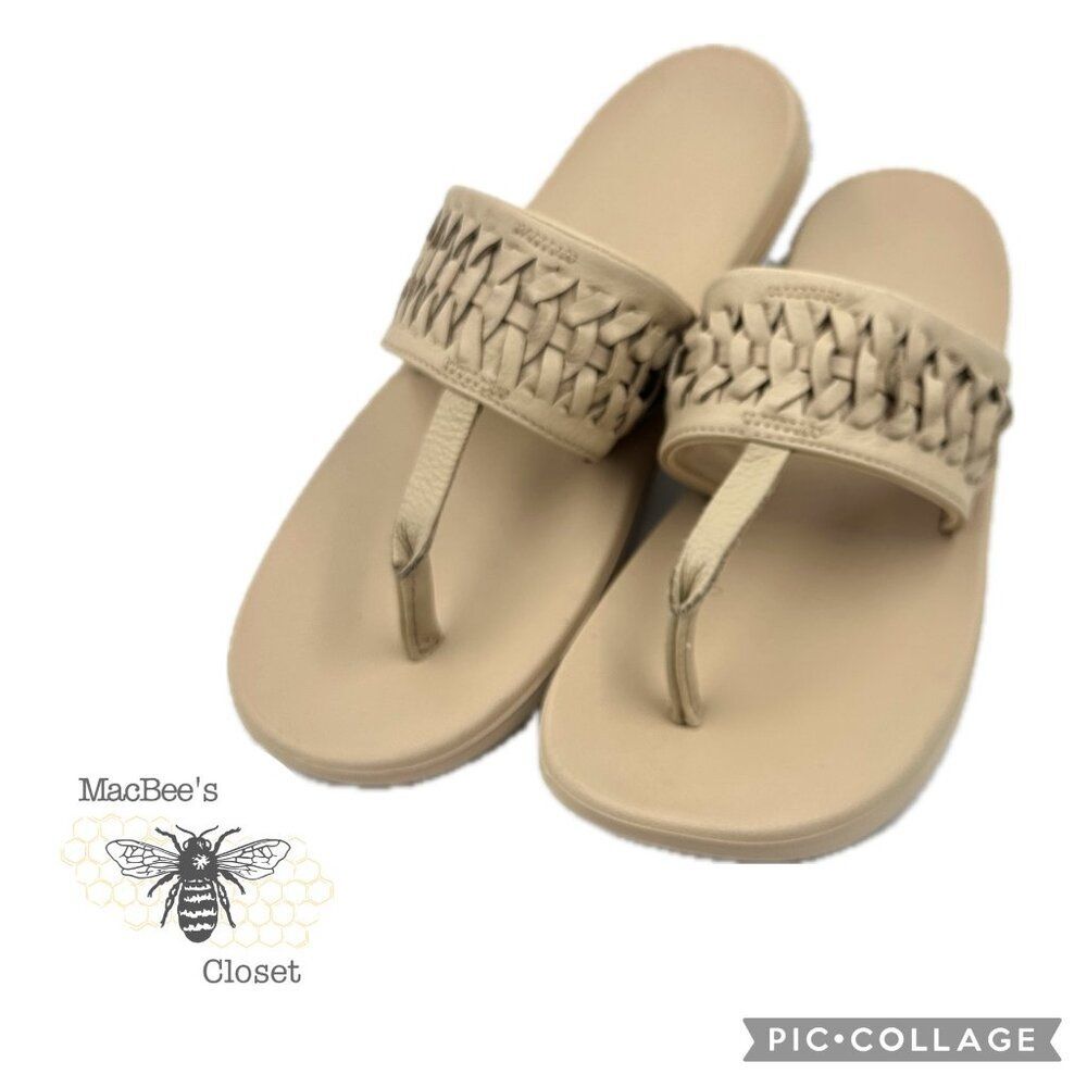 NIKE Women's Bella Kai Thong Sandal Leather Shoe Neutral Light Soft Foam